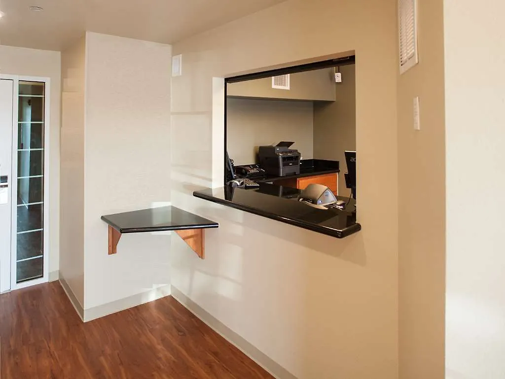 Woodspring Suites Columbus North I-270 Hotel