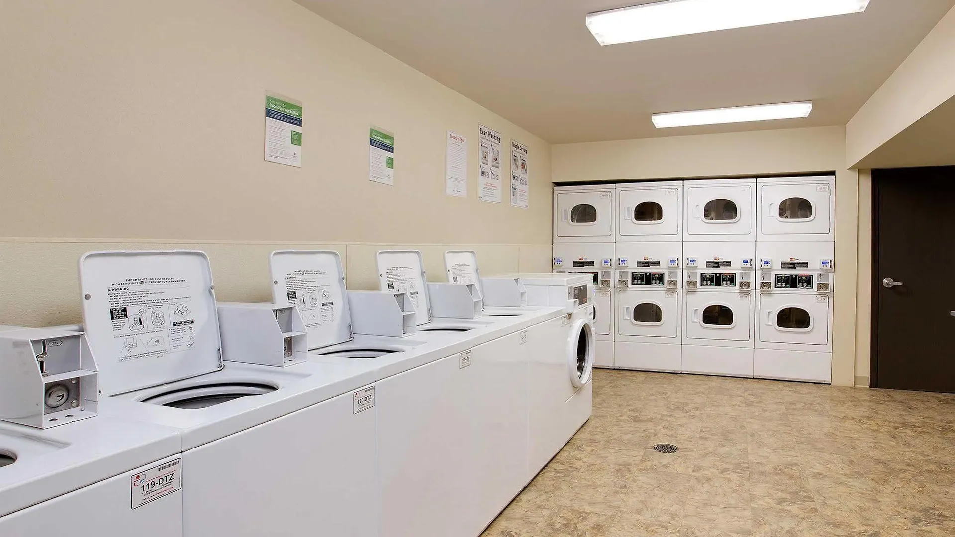 Woodspring Suites Columbus North I-270 Hotel
